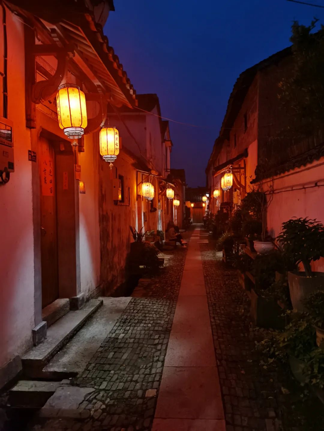 夜新叶，新叶夜，夜夜夜夜夜！唱吧醉仙居，探秘奶茶吧，茶憩戏曲馆，漫步烟花巷……每周六晚