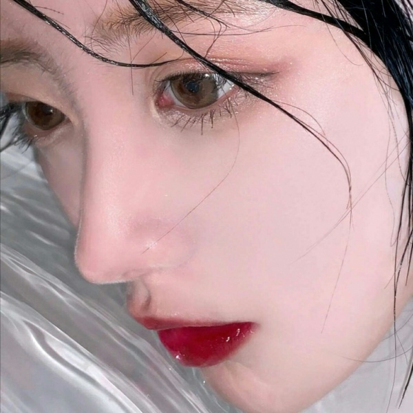 小清新闺蜜女头三人我想送你一个非常可爱的的礼物可是邮递员