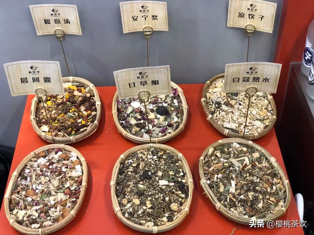 成都奶茶达人探店,新兴网红奶茶店探店