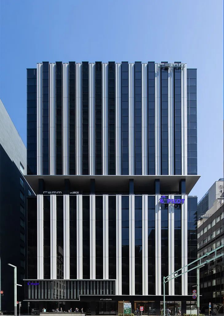 现在,全靠霓虹文具给我带来工作归属感