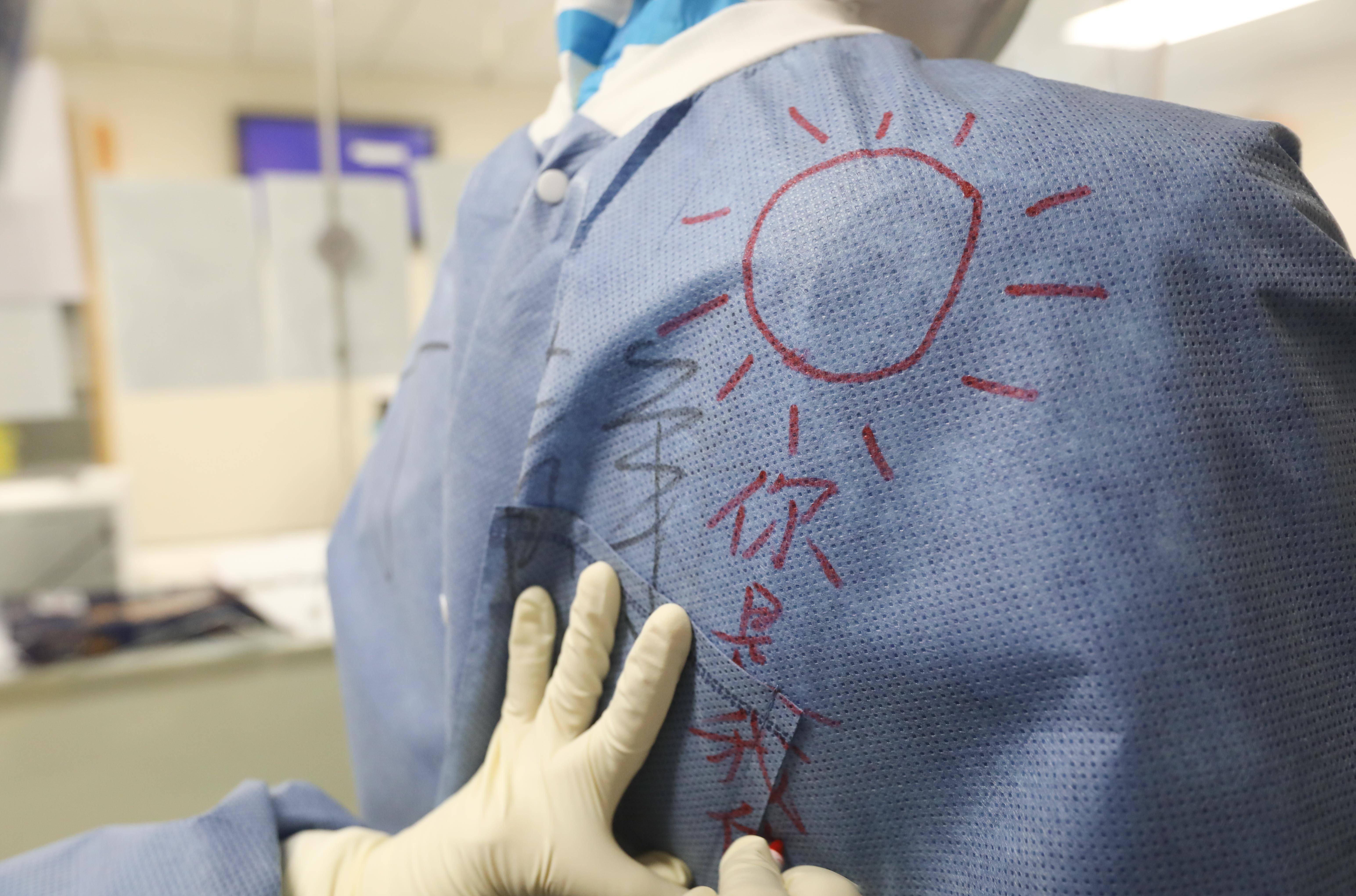 白衣作战袍，用爱守护“宁”