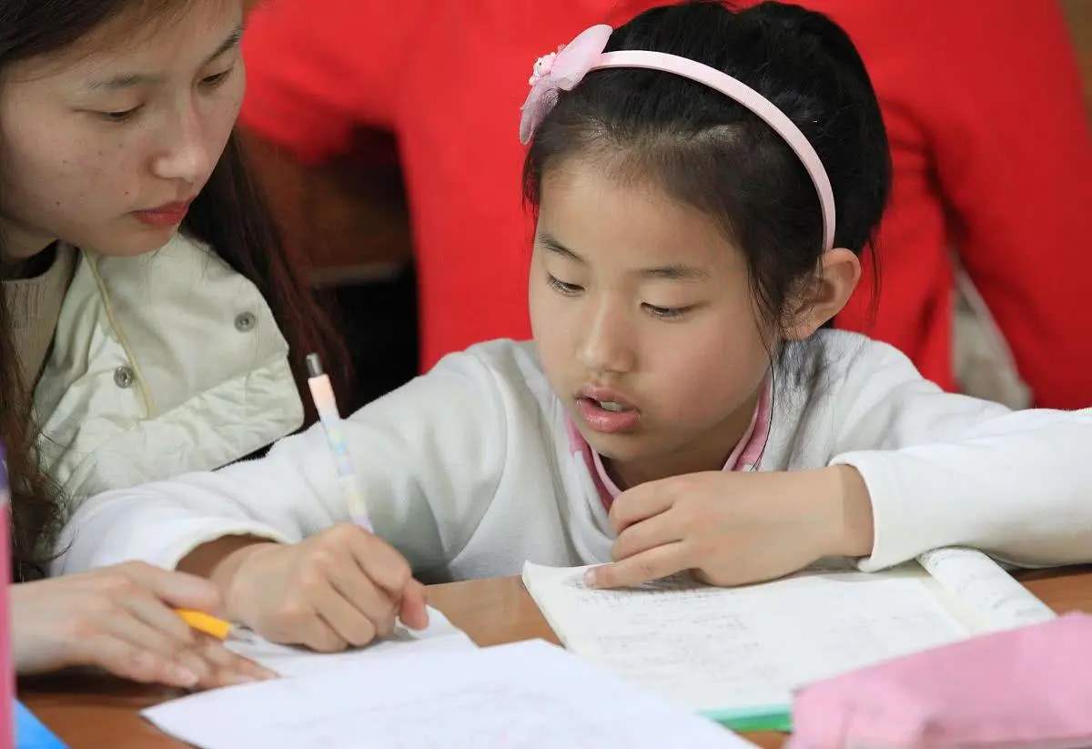 如何培养出自信内心强大的孩子,努力做到增强四个意识