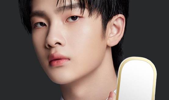 男明星天生“自带妆容”,白敬亭自带眼线,周震南全脸都让人羡慕