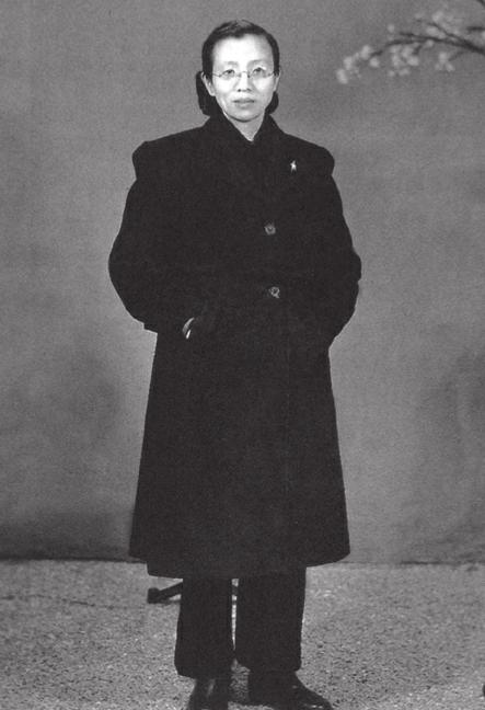 南京解放，一女子到三野驻地被哨兵拦下，报出姓名后政委亲自迎接