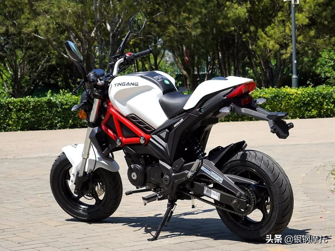 2018款银钢小怪兽125cc,银钢小怪兽yg150-23a电喷实测油耗