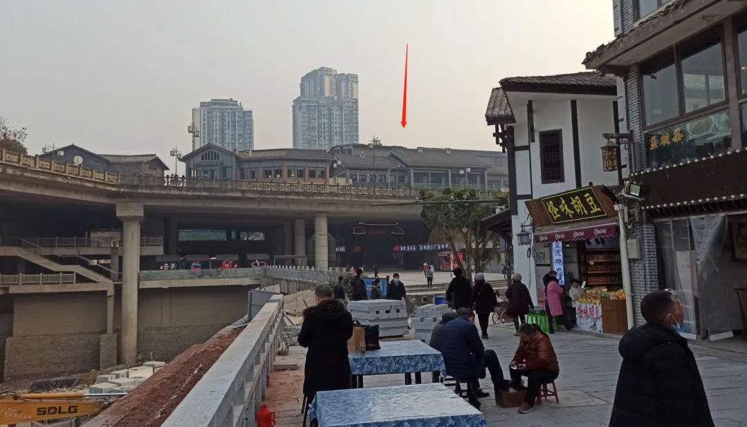 号外!重庆网红磁器口旁惊现无人区,网红打卡地缘何沦为空城?