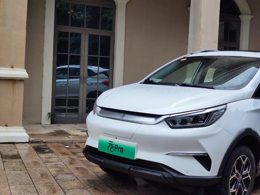 低价有好货!除了“佩刀”外,它处处有惊喜?试驾比亚迪元Pro