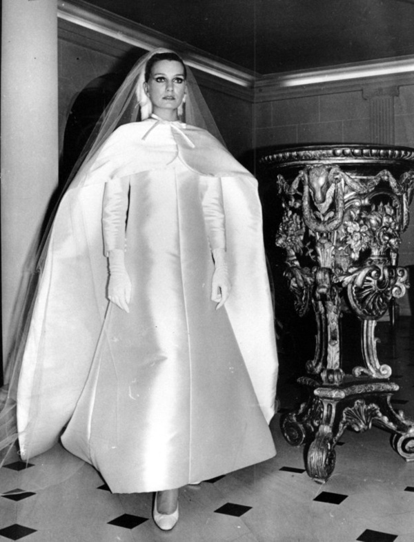 只能是白色？怎么清洗保存？另一种视角看婚纱|张小玉