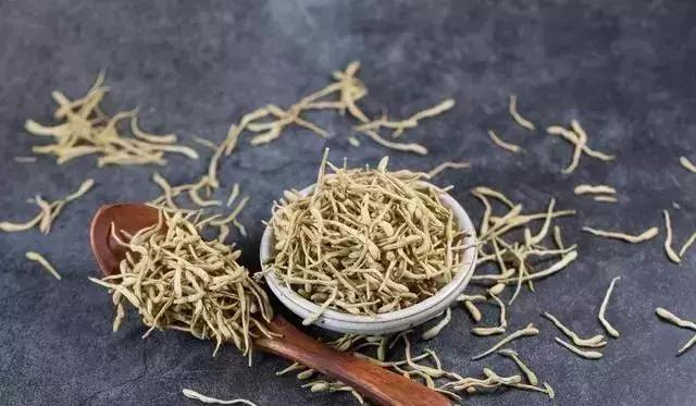 蛋鸡感冒喂什么药最好,产蛋鸡用什么药退烧