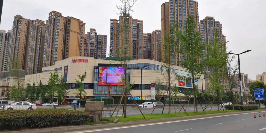 靠近地铁站的二手房源,靠近公园地铁口的房子