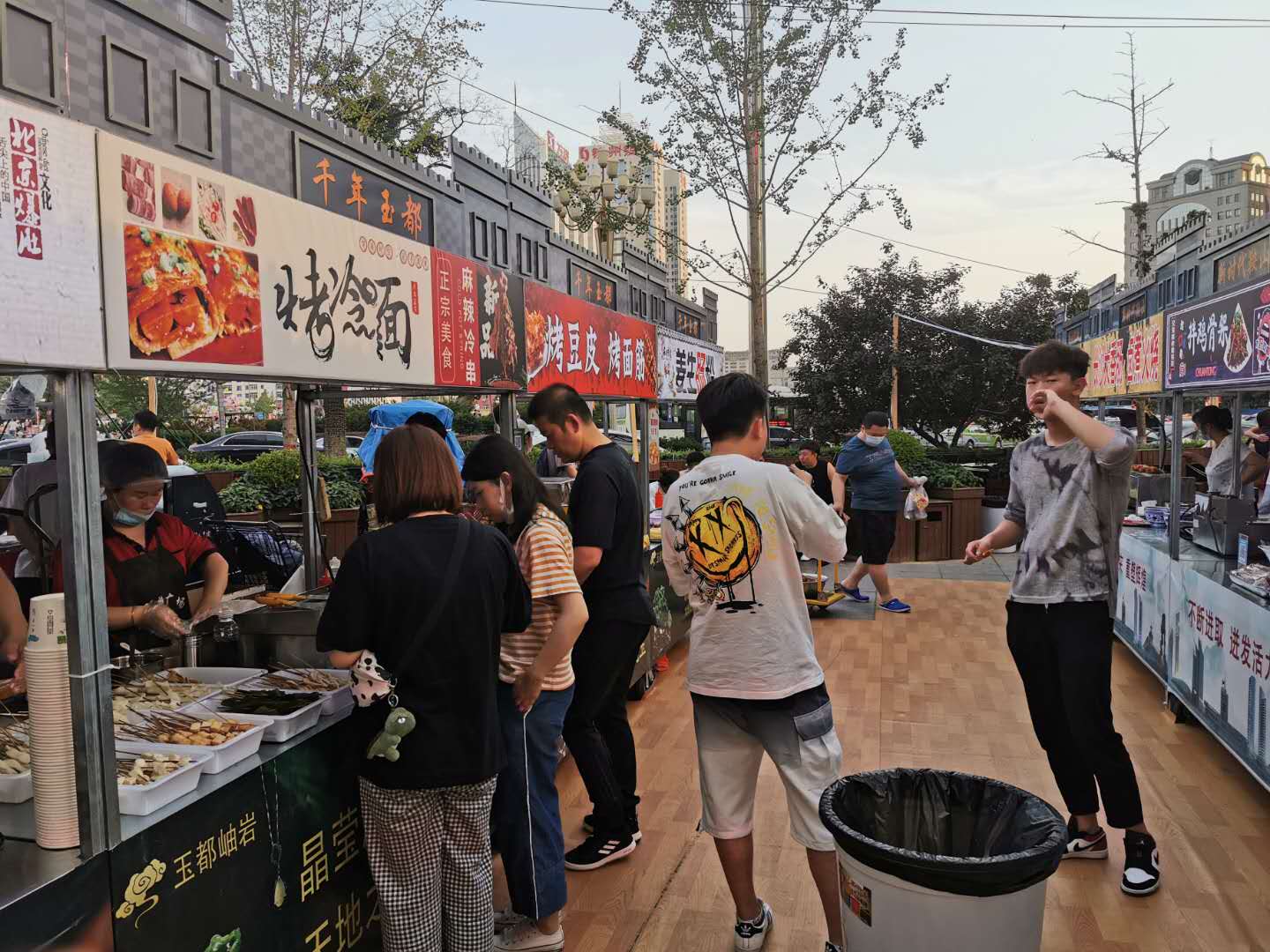 铁岭新玛特网红夜市,新玛特夜市美食