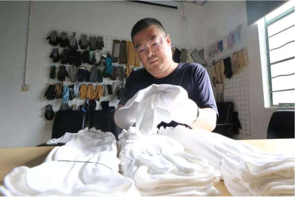 1002人求情书背后，是陆勇14年的坚持，更是祖国的日益壮大