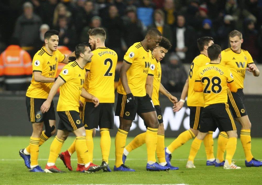 球员就不能追星吗？塞尔塔小将展示梅西球衣后被球迷疯狂炮轰