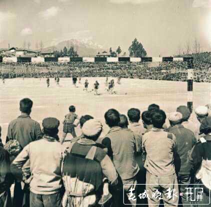 开屏黑幕对话,开屏新闻调查