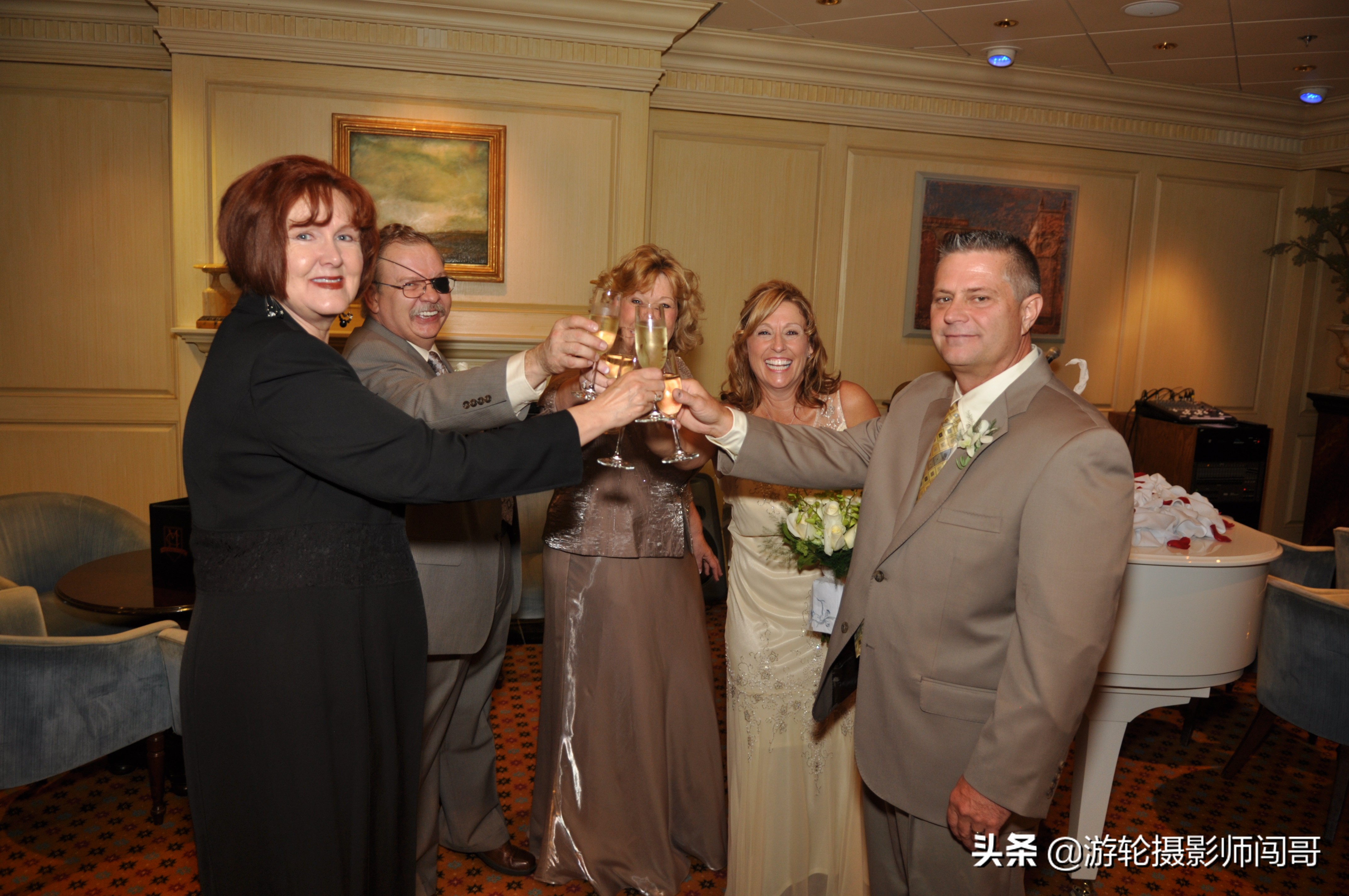 游轮上的婚纱照风格是什么,海上豪华游轮婚礼