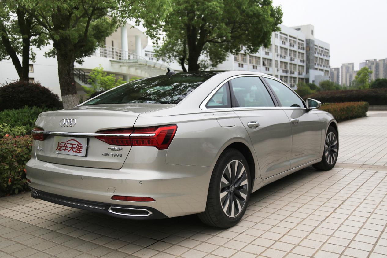 试驾新款奥迪a6l视频全部,奥迪a6l55tfsi3.0t