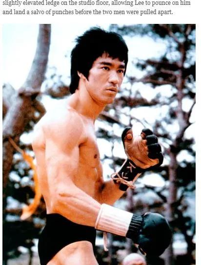 李小龙批评传统武术动作,李小龙被外国人推崇