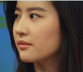 鼻子出油的解决方法,鼻子上出油臭臭的