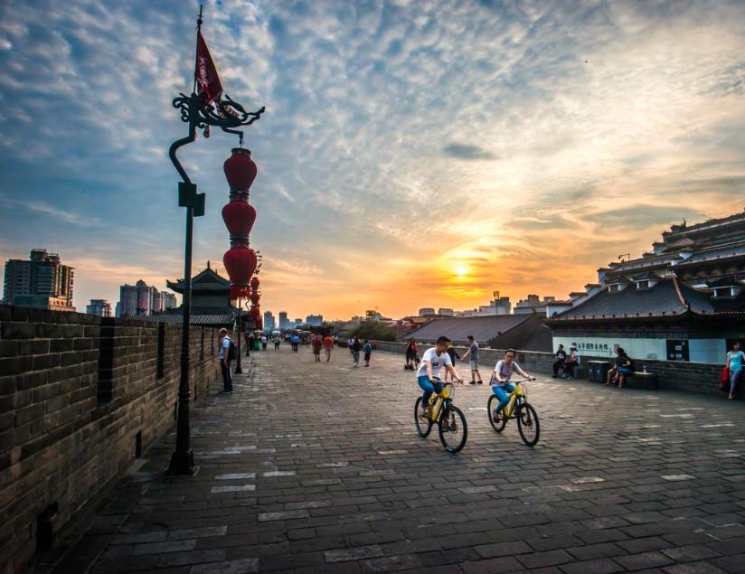 2023年穿越古城徒步挑战,挑战西安城墙走一圈