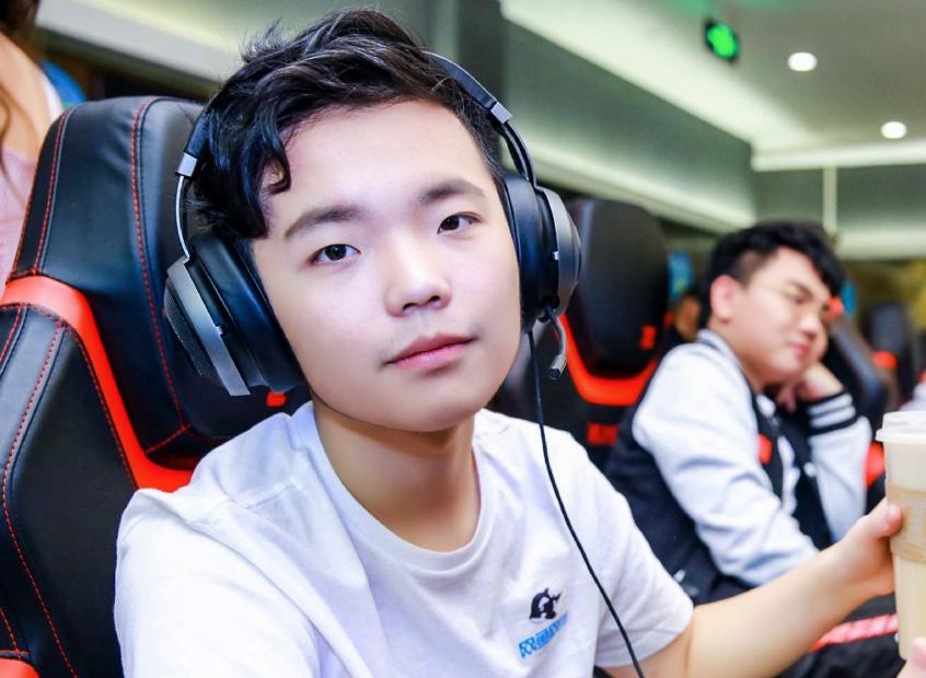 韦神和孤存谁枪法好,韦神直播说孤存