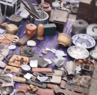 狗狗撞翻陶瓷,狗狗冲撞主人摔倒