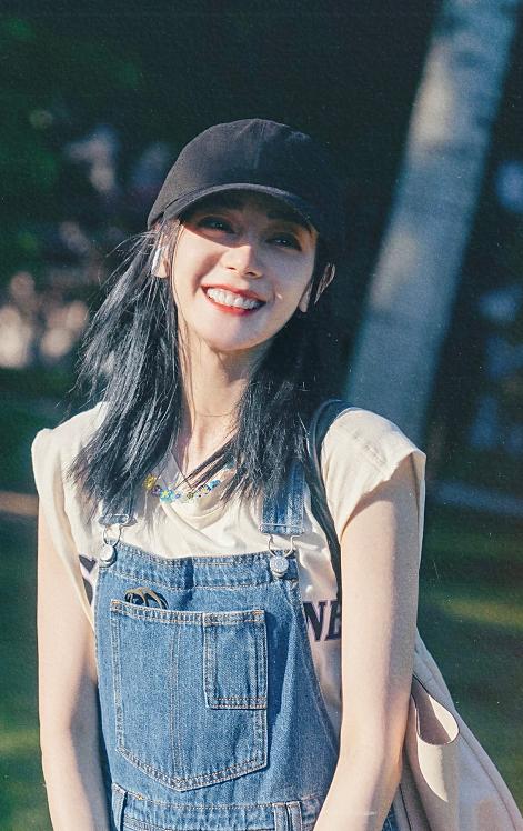 迪丽热巴杨洋荣耀见证礼,迪丽热巴杨洋高甜发布会