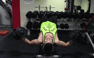 混血肌肉男模被“硬核阿姨”袭胸？她们做了我不敢做的事！