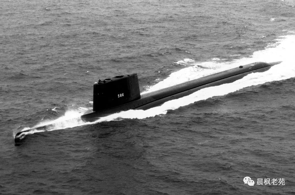 苍龙级潜艇指挥塔高度,潜艇指挥塔内部