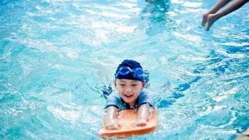去游泳池游泳怎么预防病毒传染,游泳池防被传染小妙招