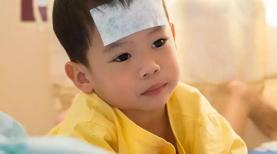 孩子肚子胀还积食怎么快速治疗,肚子胀积食难受三味药健胃消食