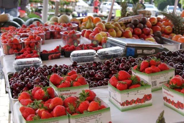 深夜除了晒烤串，还能晒太阳