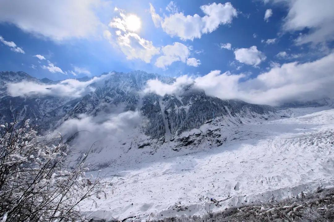 川西泡温泉看雪景,川西12月份最佳雪景泡温泉的地方