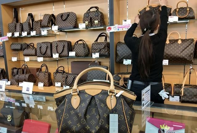 网上闲置奢侈品回收十大陷阱,福州奢侈品回收寄卖