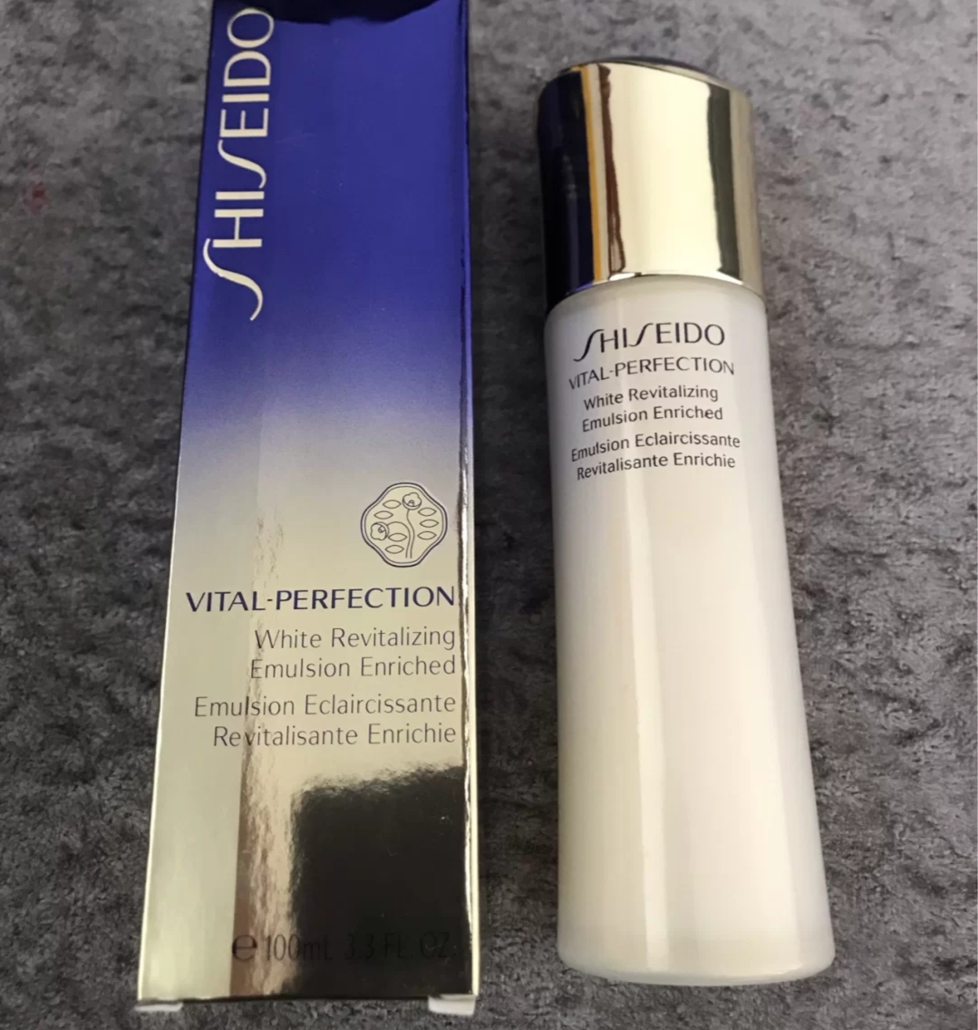 保湿清爽去黄提亮改善暗沉乳液,有什么乳液特别好用平价