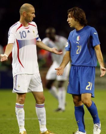 他入选“改变足坛史19人”，重新定义了后腰，是足坛最优雅的球员