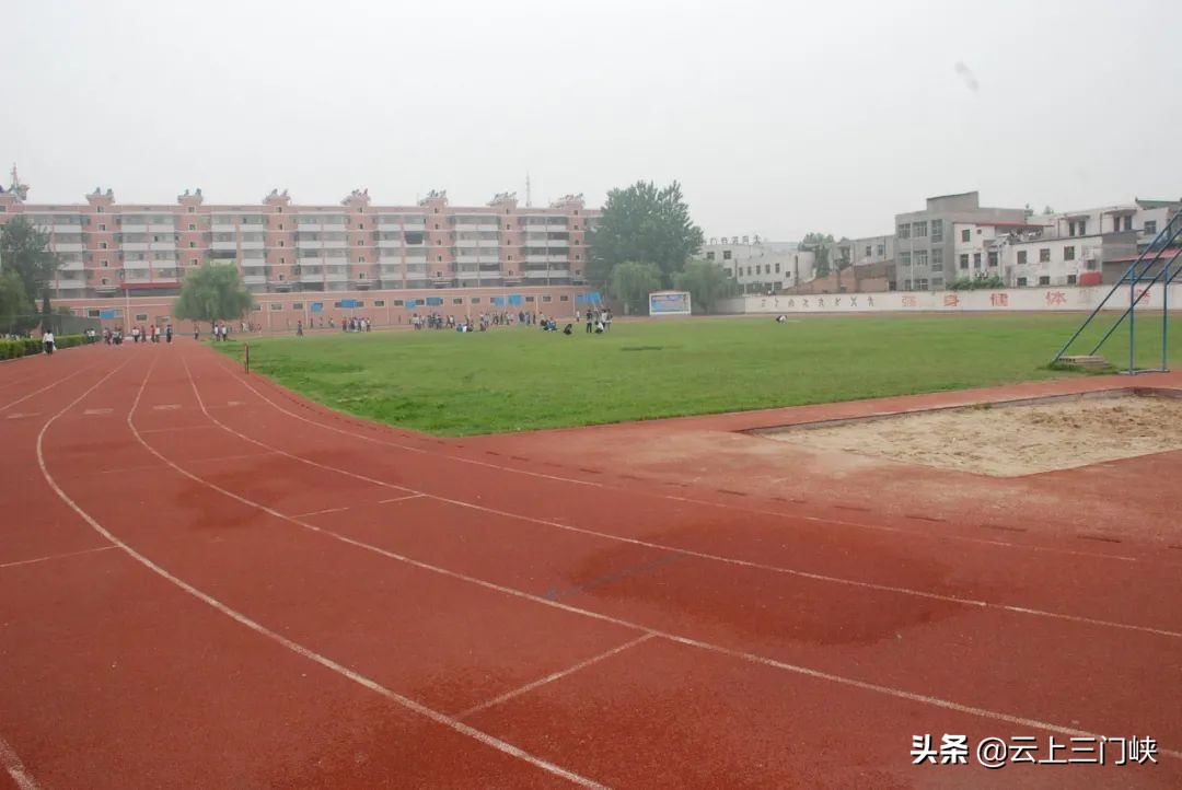 灵宝一高“弦歌不辍正芳华”系列报道：艺术之花满园春