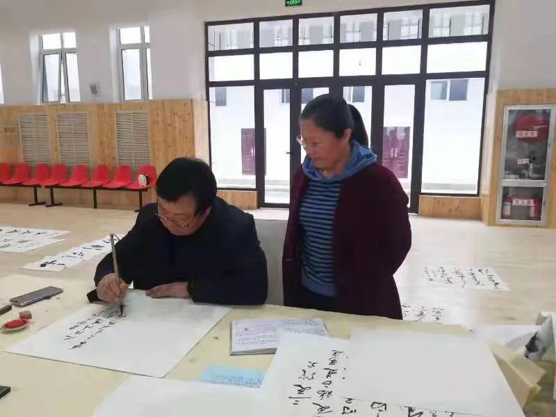 庆祝建党100周年师生书画展,麦积区庆祝建党100周年书画展开展