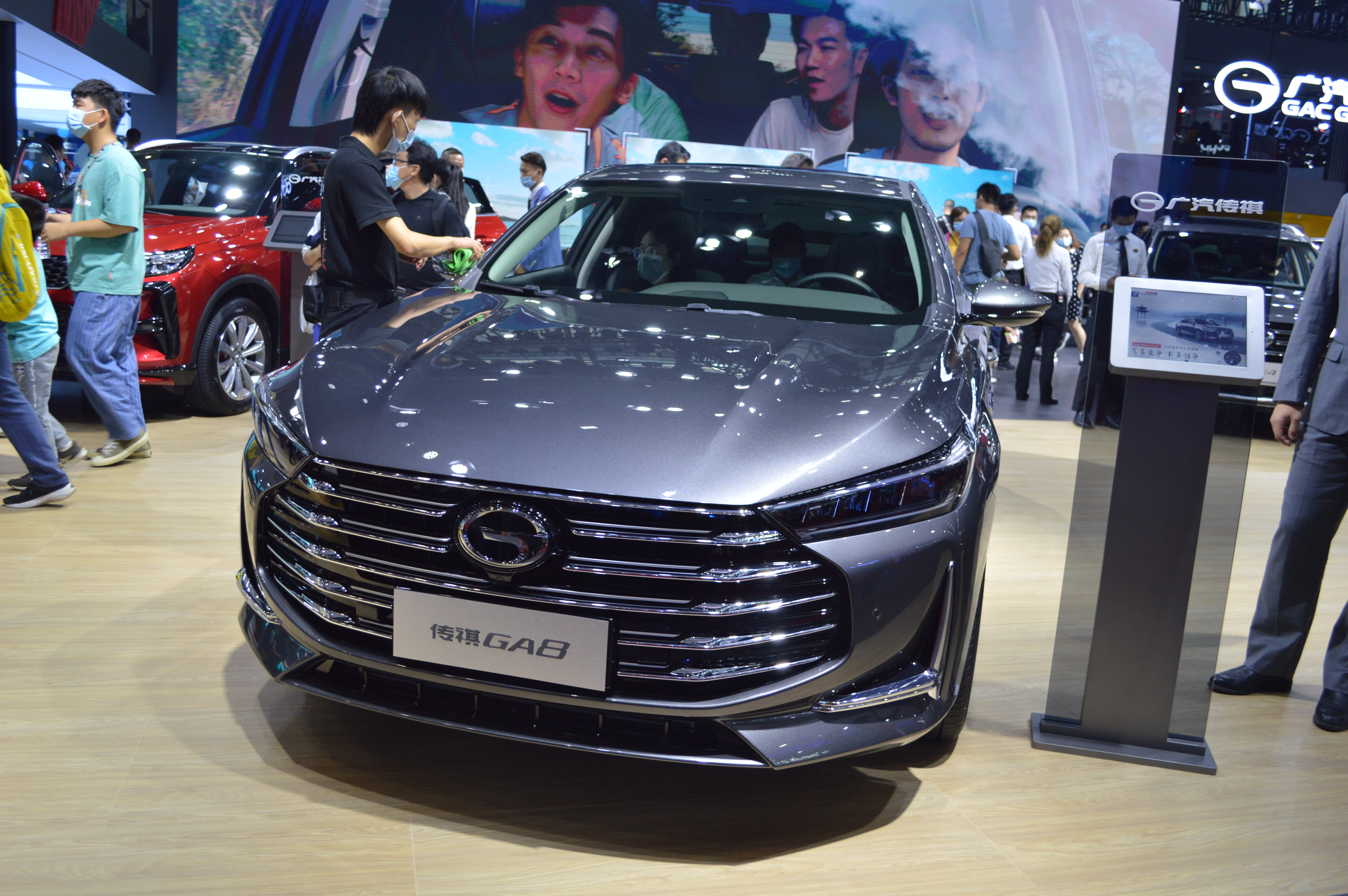 广州车展车模小姐姐,2019上海国际车展广汽传祺车模