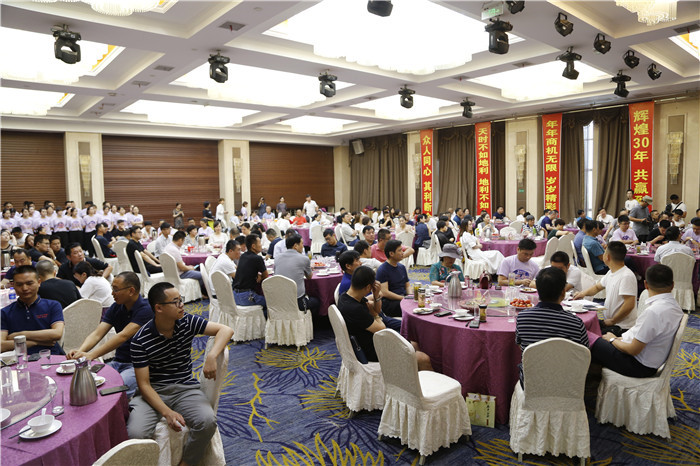 同心同行凝聚一心阜阳商厦供应商共迎6000万新挑战再创新辉煌