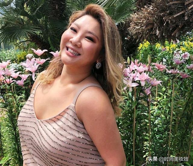 郑欣宜穿蕾丝裙,郑欣宜碎花裙图片