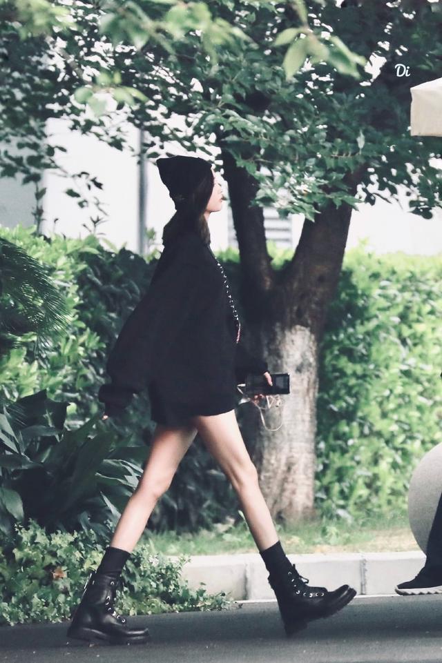 想拥细长的美腿并不难，知道自己的腿型，就能很快练出纤细美腿