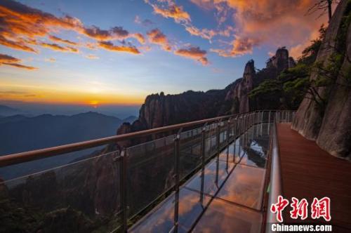 国庆景区门票为何降价,国庆假期这些知名景区门票已售罄