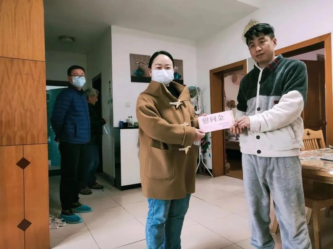 为抗疫一线医护人员送去关爱,众志成城抗疫情真情关怀暖心间