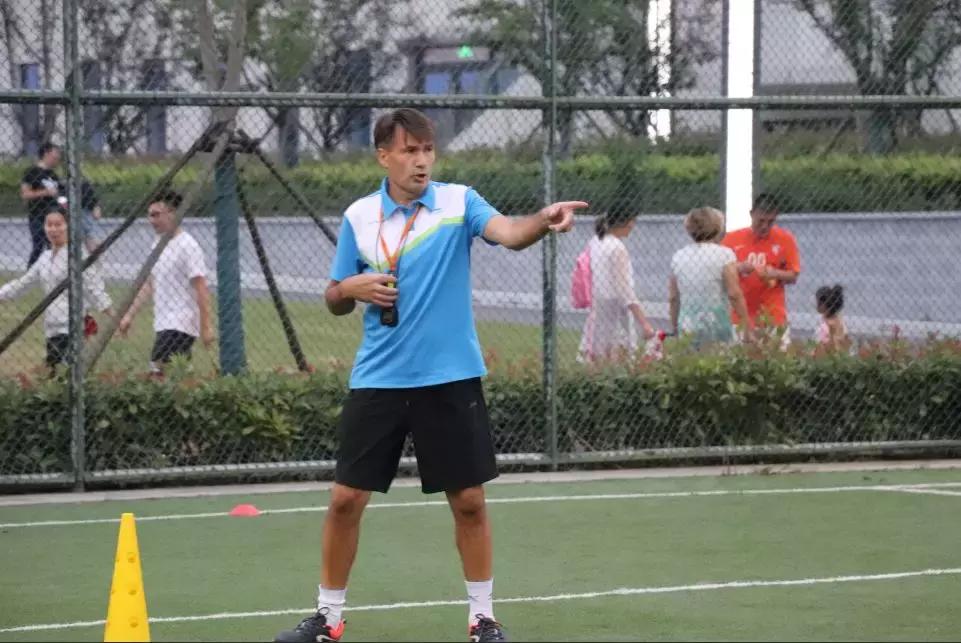 足球班报名,秋季足球招生