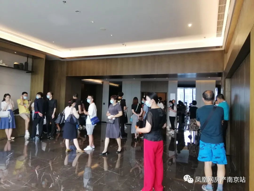鸡腿盘居然有弃号？！直击江宁两热盘开盘现场