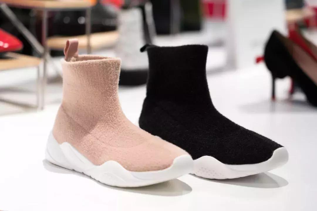 莱尔斯丹lesaunda包包官方旗舰店,莱尔斯丹包包档次怎样