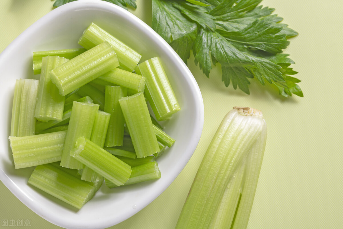 牙齿黄还有牙渍怎么美白,美白牙齿去黄牙测评