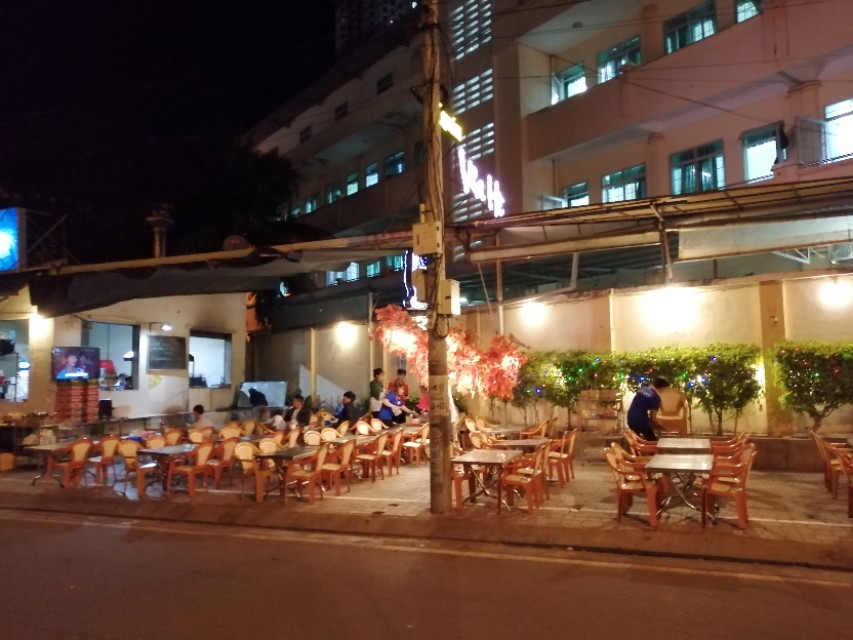 站在楼顶看芽庄全景,站在国门看越南