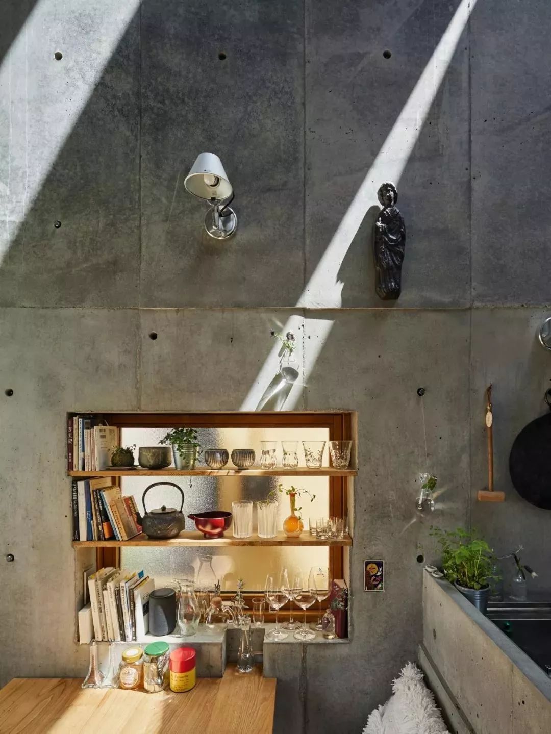 买不起大房子，日本教授为妻子造18m²“豪宅”当生日礼物.......