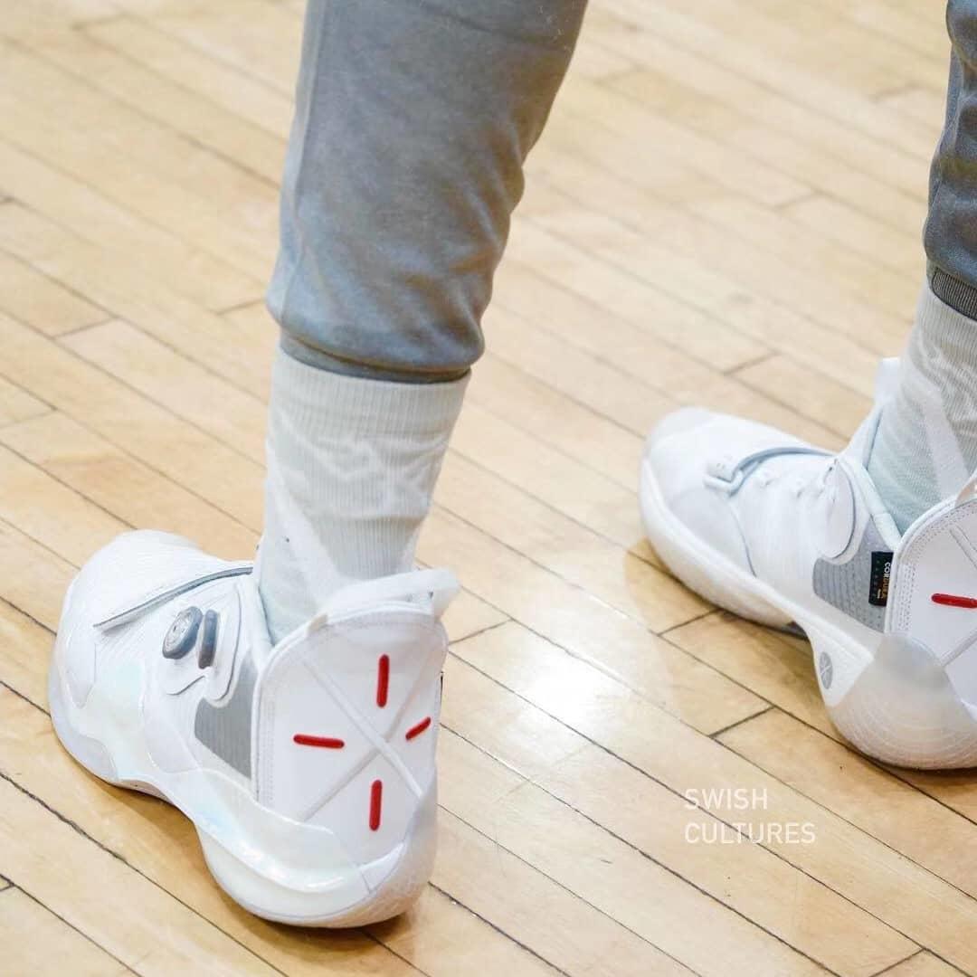 哈登库里全明星战靴,哈登和库里的球鞋谁的好